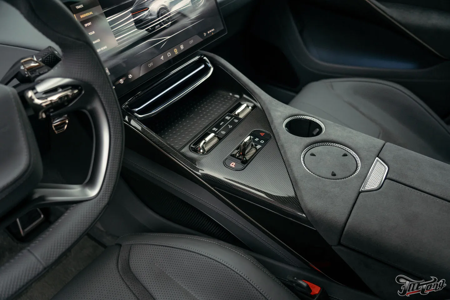 Обзор нового электрокроссовера Lotus Eletre R+, окрас бамперов и оклейка полиуретаном